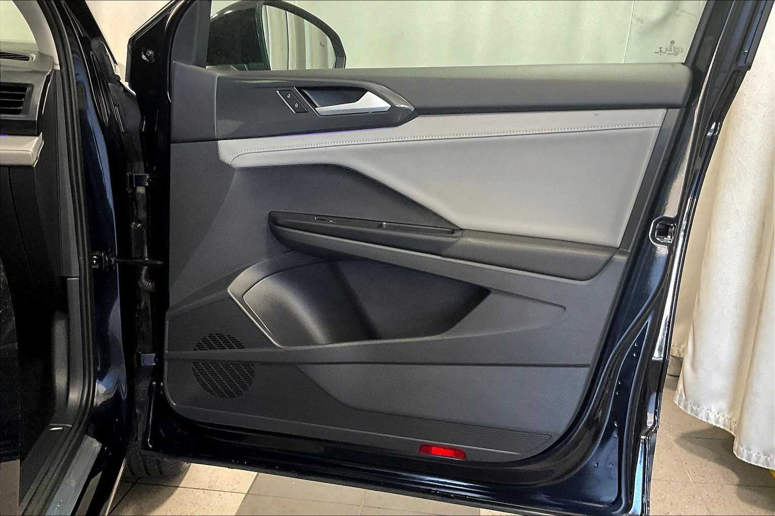 2022 Volkswagen Taos SEL - Photo 12