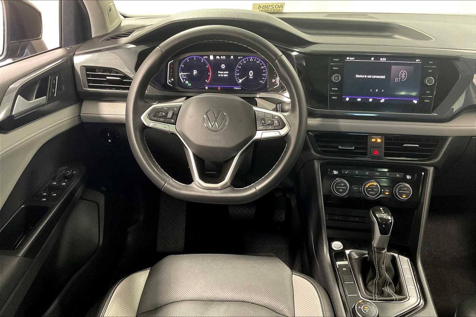 2022 Volkswagen Taos SEL - Photo 17