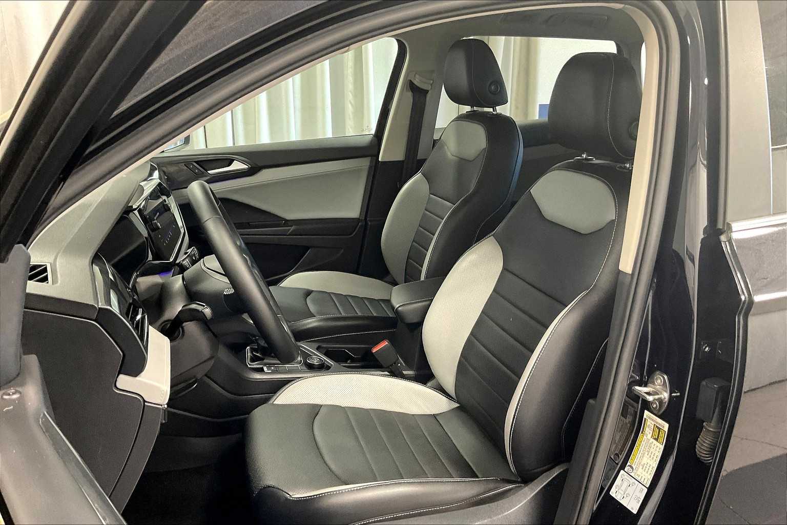2022 Volkswagen Taos SEL - Photo 10