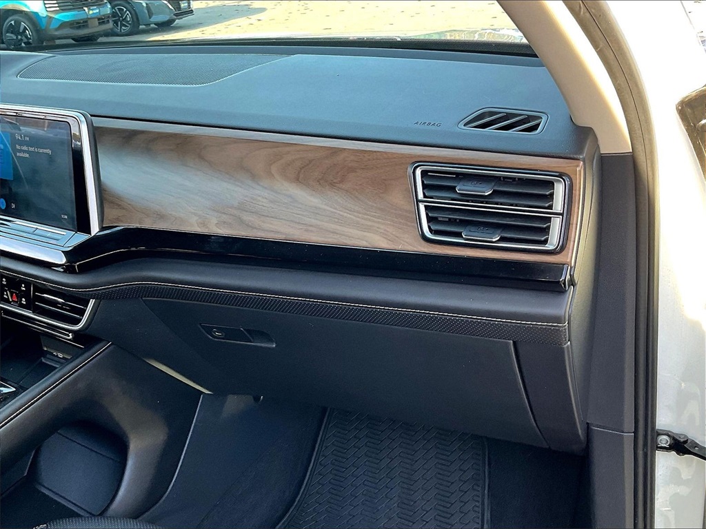 2024 Volkswagen Atlas 2.0T SE w/Technology - Photo 12