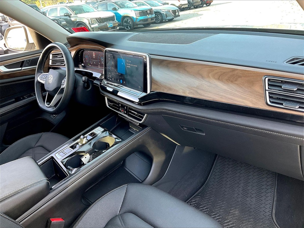 2024 Volkswagen Atlas 2.0T SE w/Technology - Photo 13