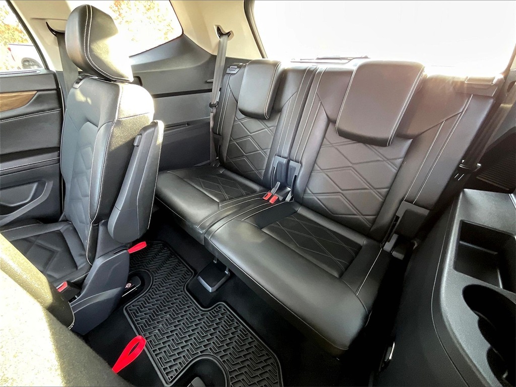 2024 Volkswagen Atlas 2.0T SE w/Technology - Photo 16