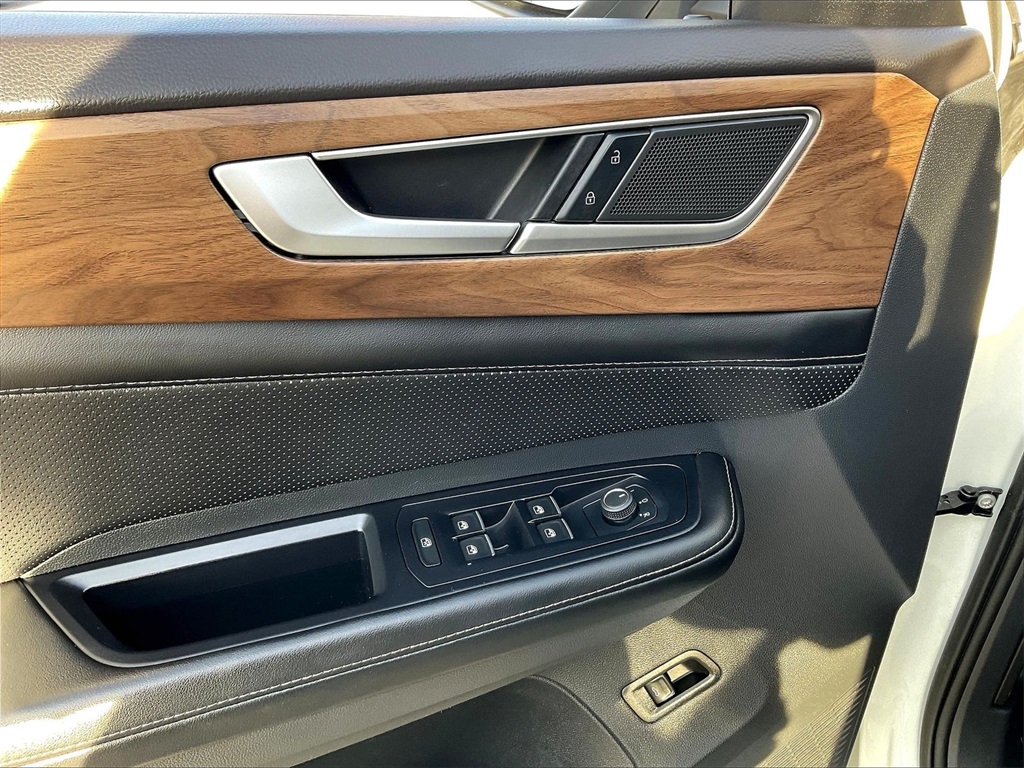 2024 Volkswagen Atlas 2.0T SE w/Technology - Photo 37