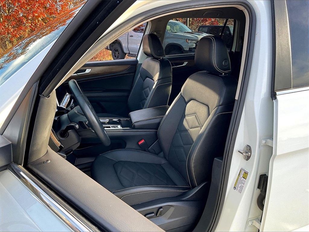 2024 Volkswagen Atlas 2.0T SE w/Technology - Photo 9