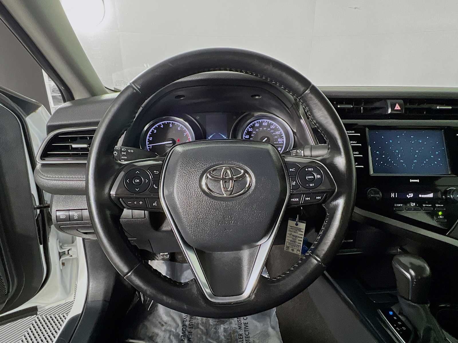 2020 Toyota Camry SE Nightshade - Photo 11