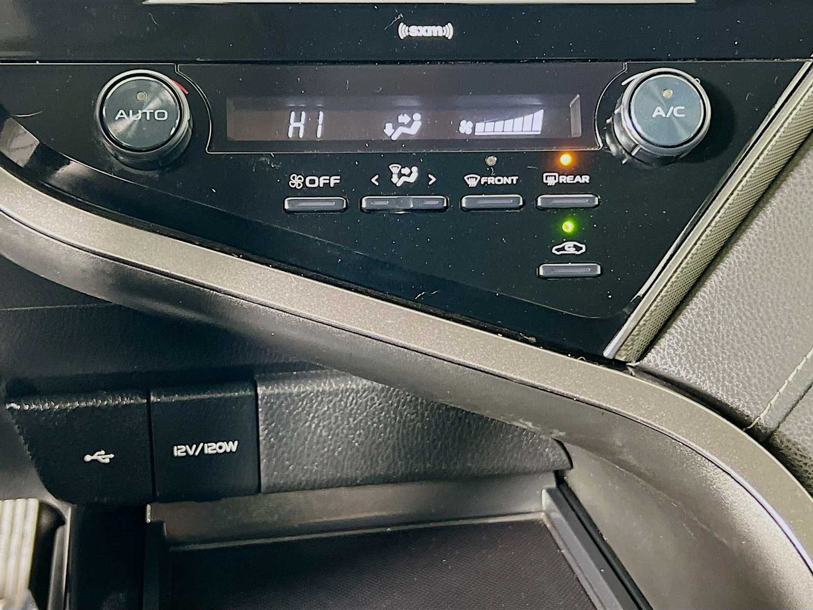 2020 Toyota Camry SE Nightshade - Photo 15