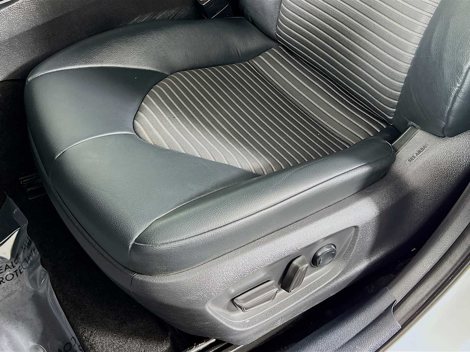 2020 Toyota Camry SE Nightshade - Photo 19