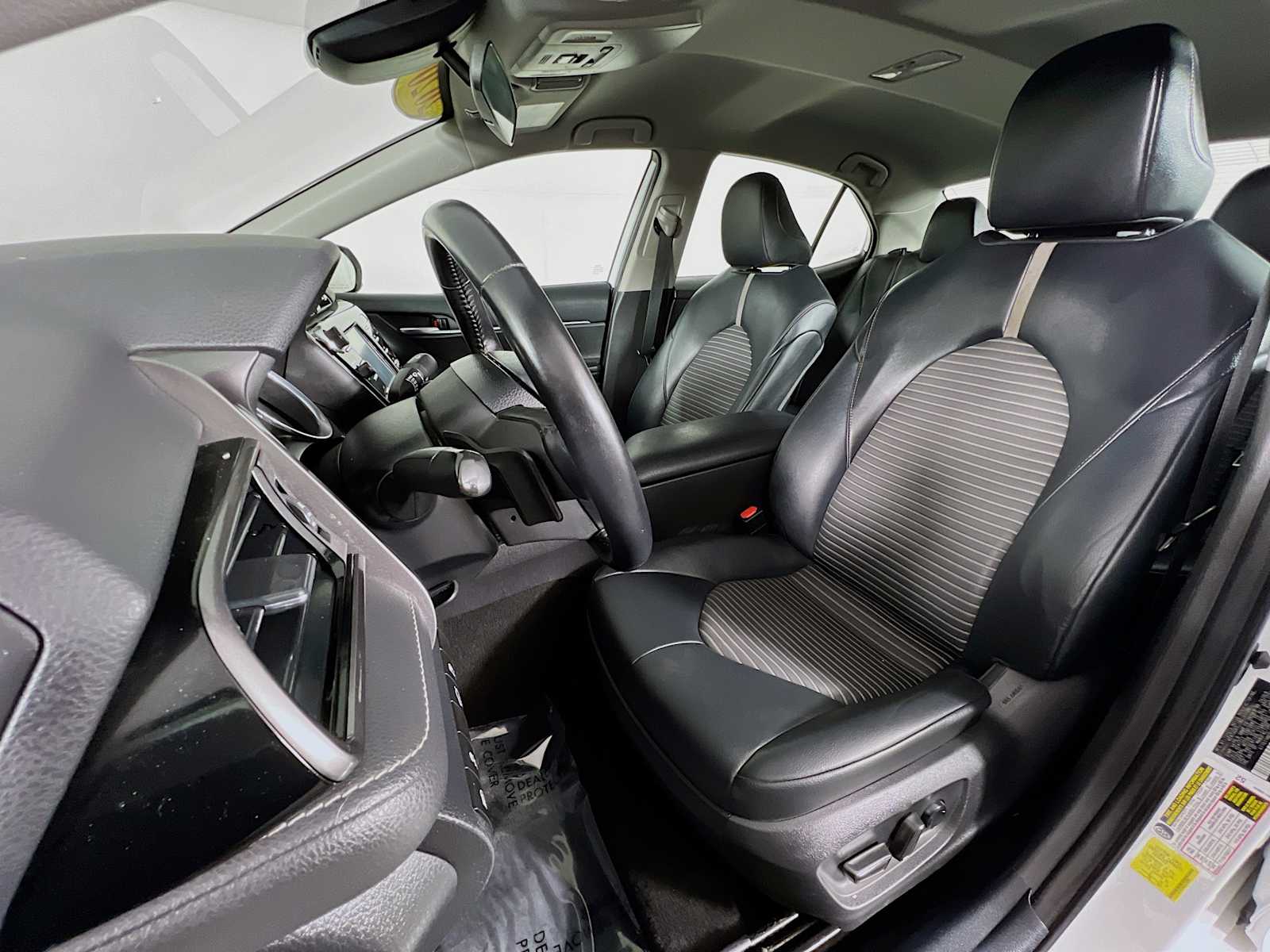 2020 Toyota Camry SE Nightshade - Photo 20