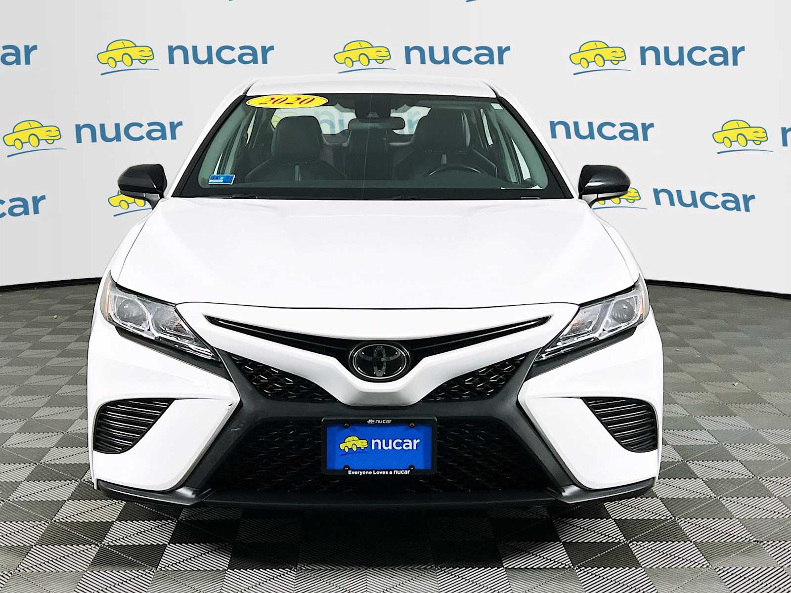 2020 Toyota Camry SE Nightshade - Photo 2