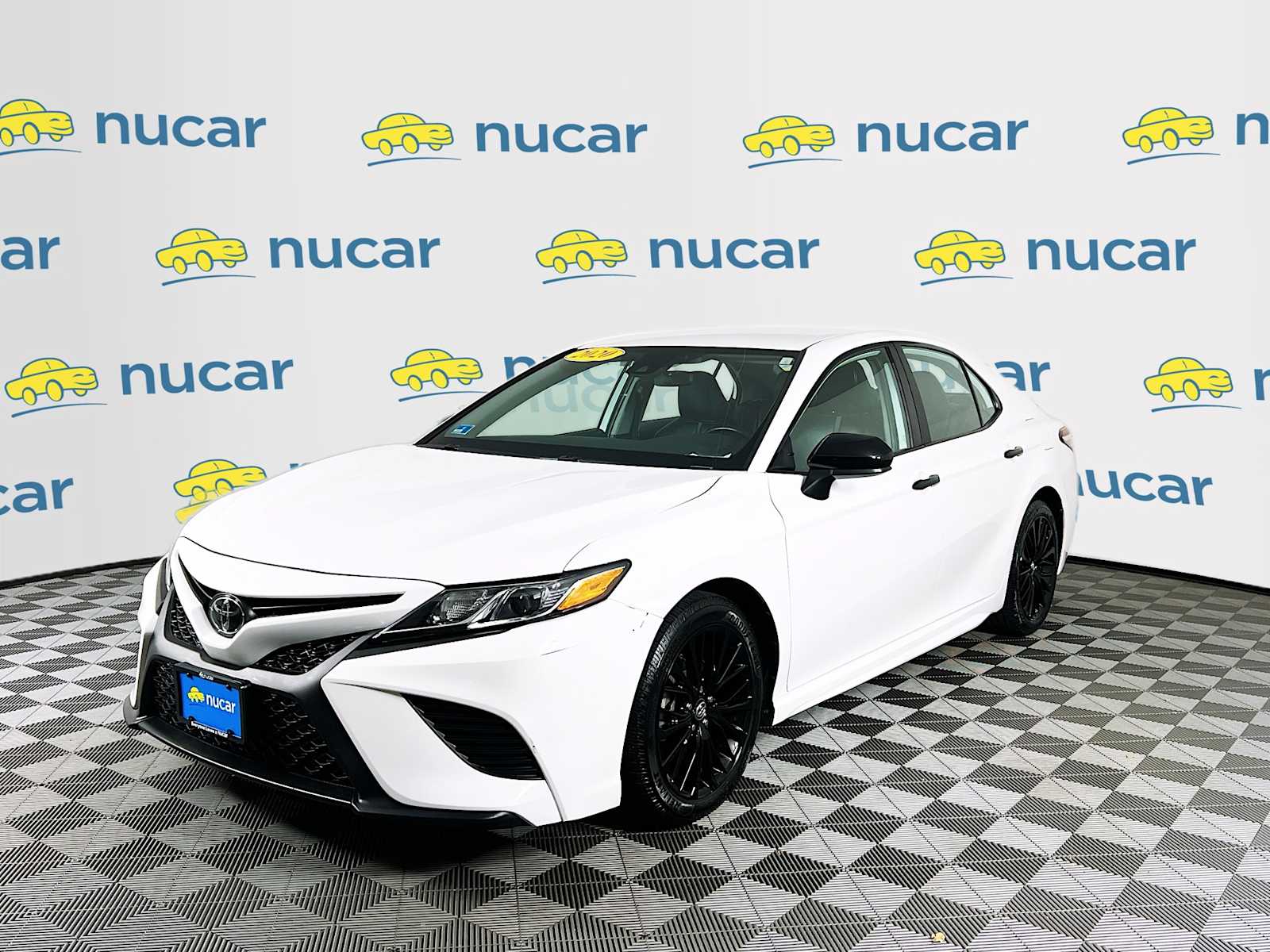 2020 Toyota Camry SE Nightshade - Photo 3