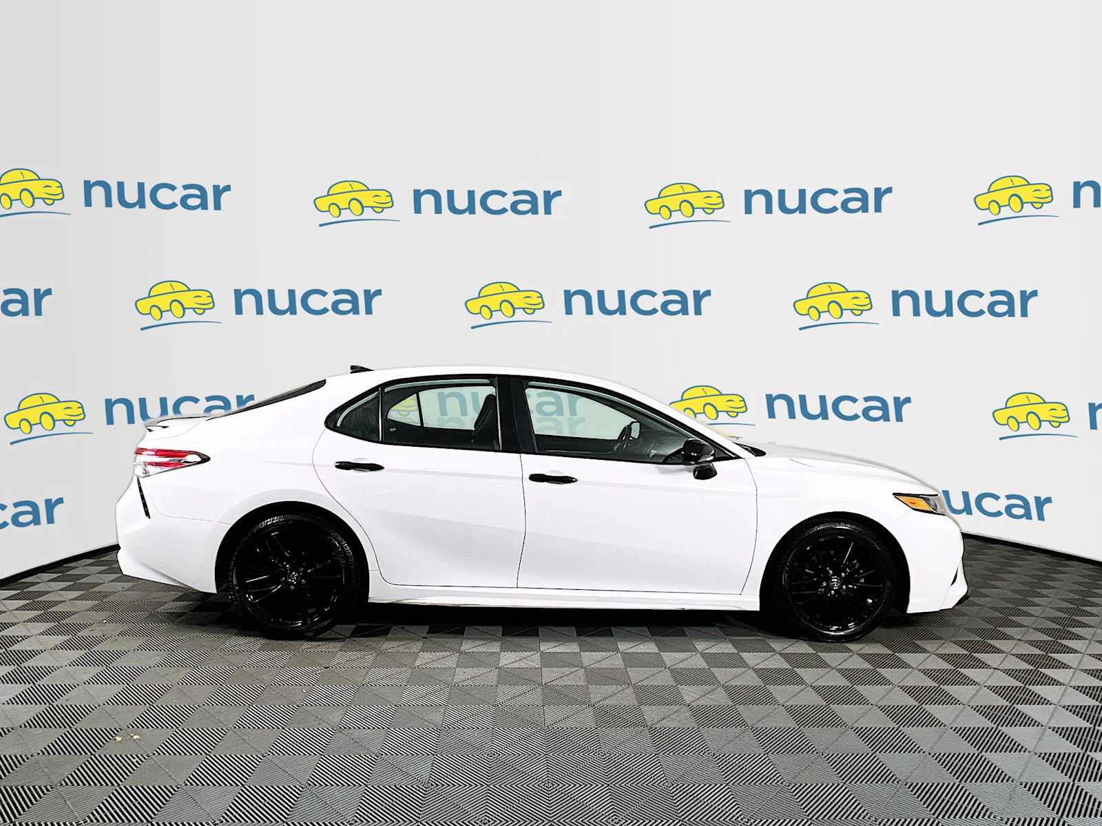 2020 Toyota Camry SE Nightshade - Photo 8