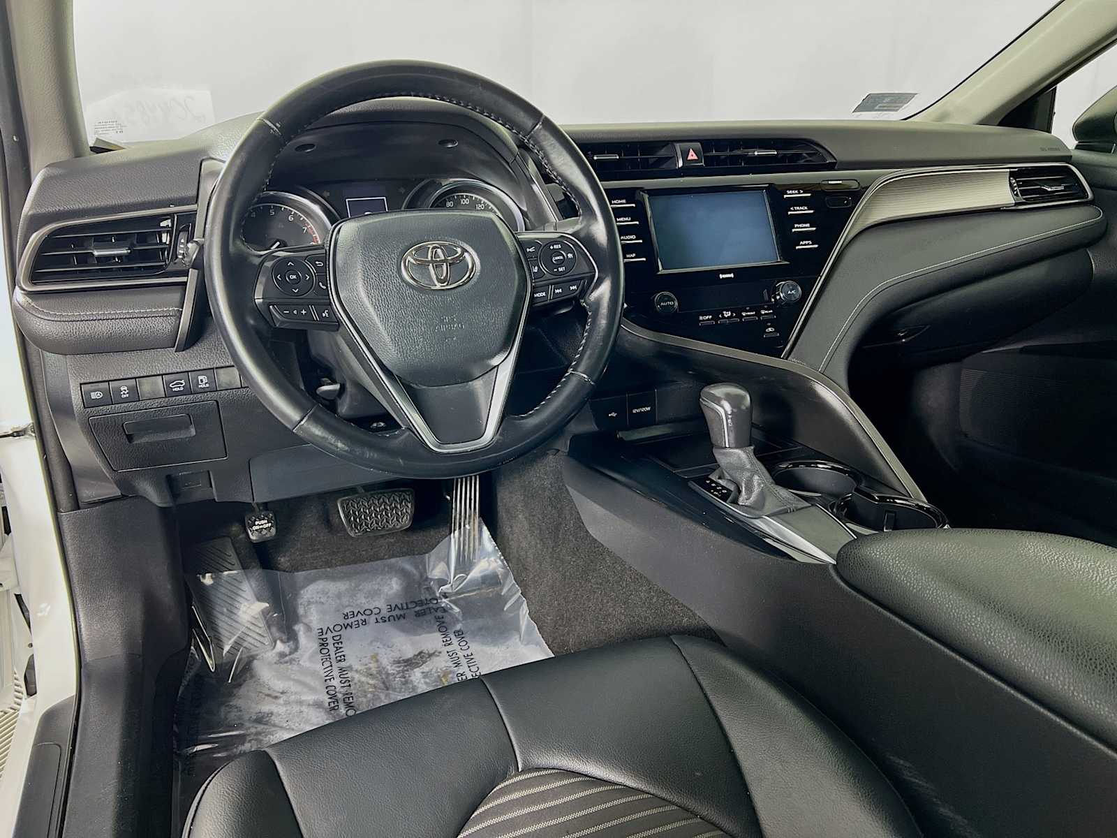 2020 Toyota Camry SE Nightshade - Photo 9