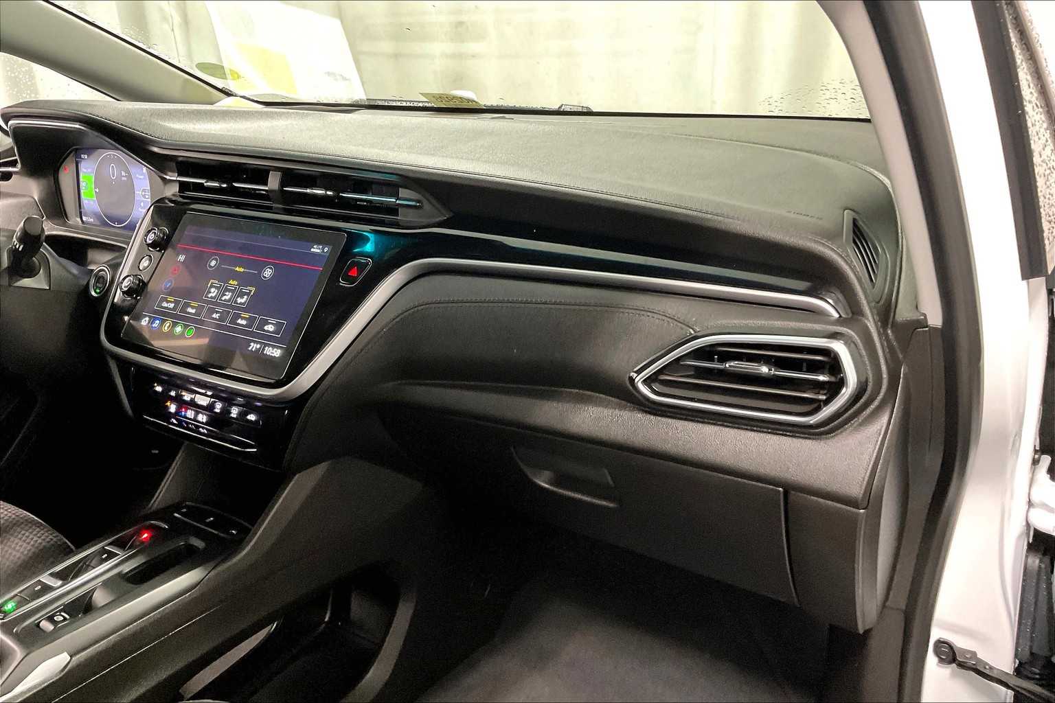 2023 Chevrolet Bolt EV 1LT - Photo 13