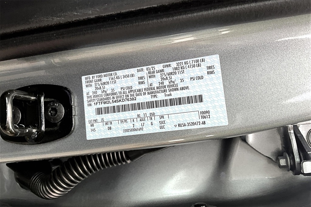 2025 Ford F-150 STX - Photo 14