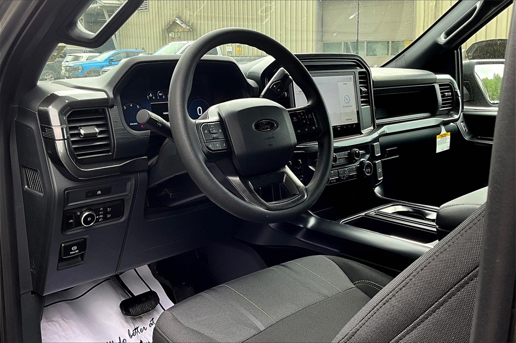 2025 Ford F-150 STX - Photo 7