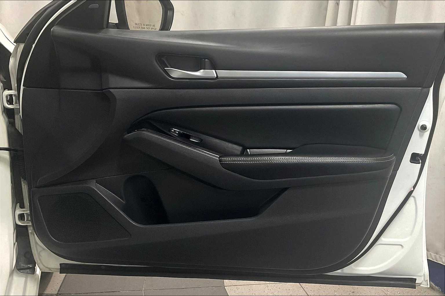 2023 Nissan Altima 2.5 SV - Photo 12