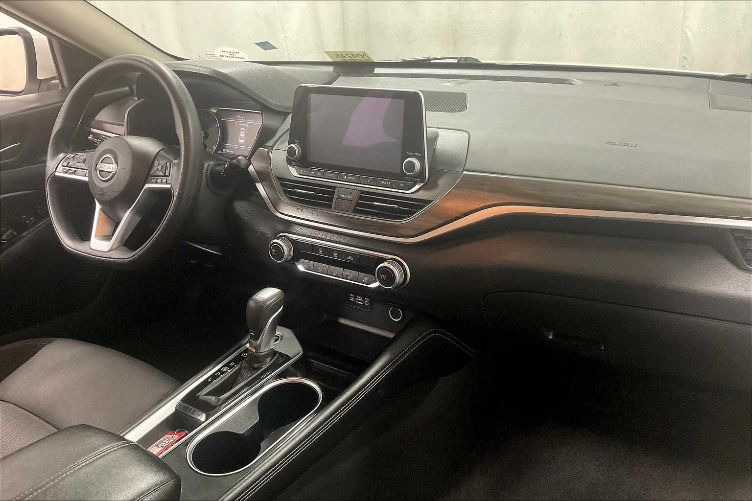 2023 Nissan Altima 2.5 SV - Photo 14