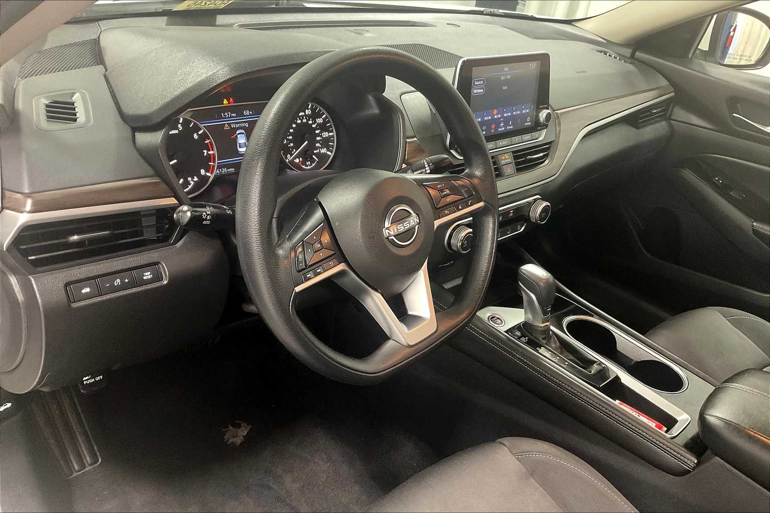 2023 Nissan Altima 2.5 SV - Photo 8