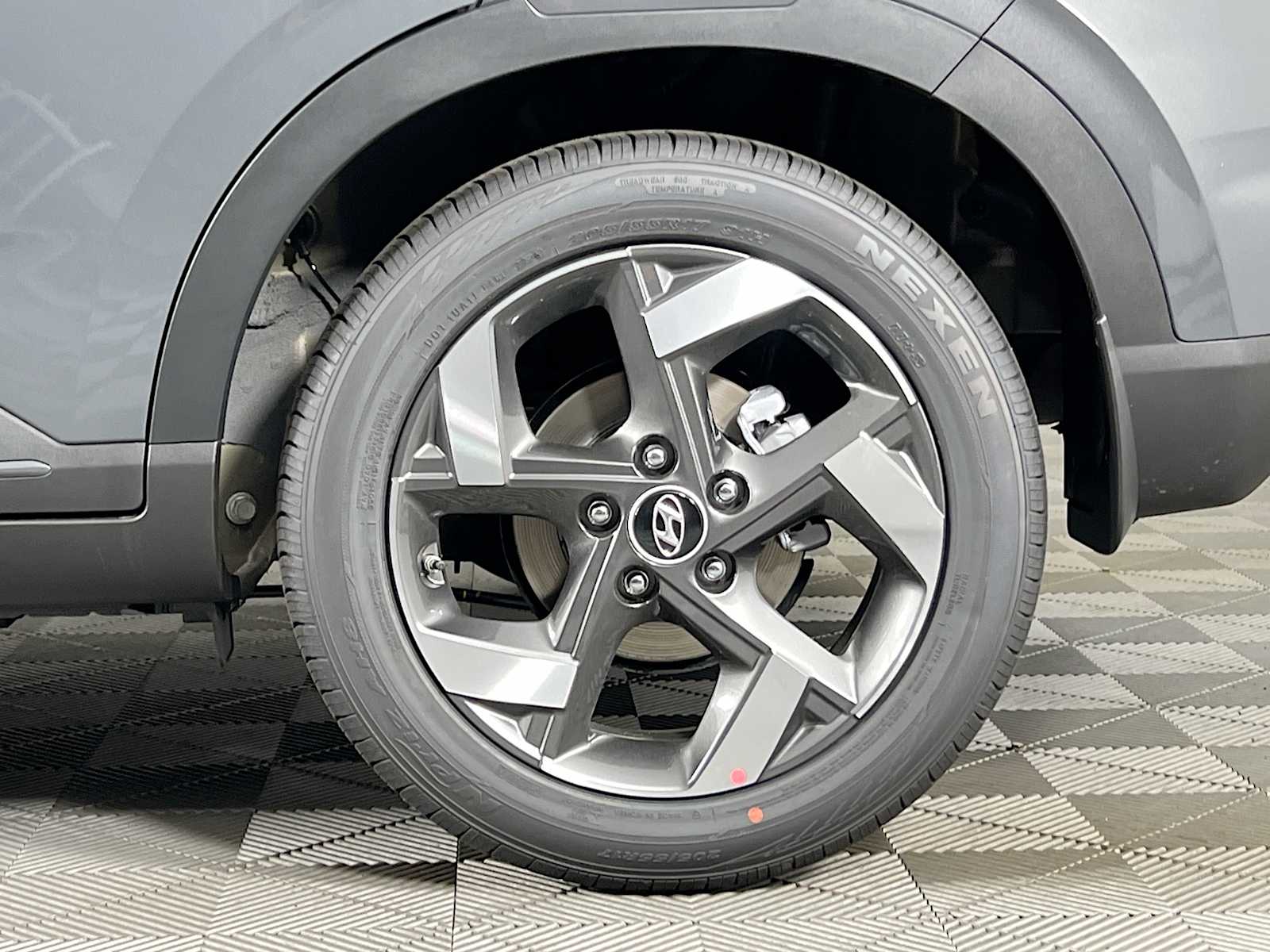 2025 Hyundai Venue Limited - Photo 19