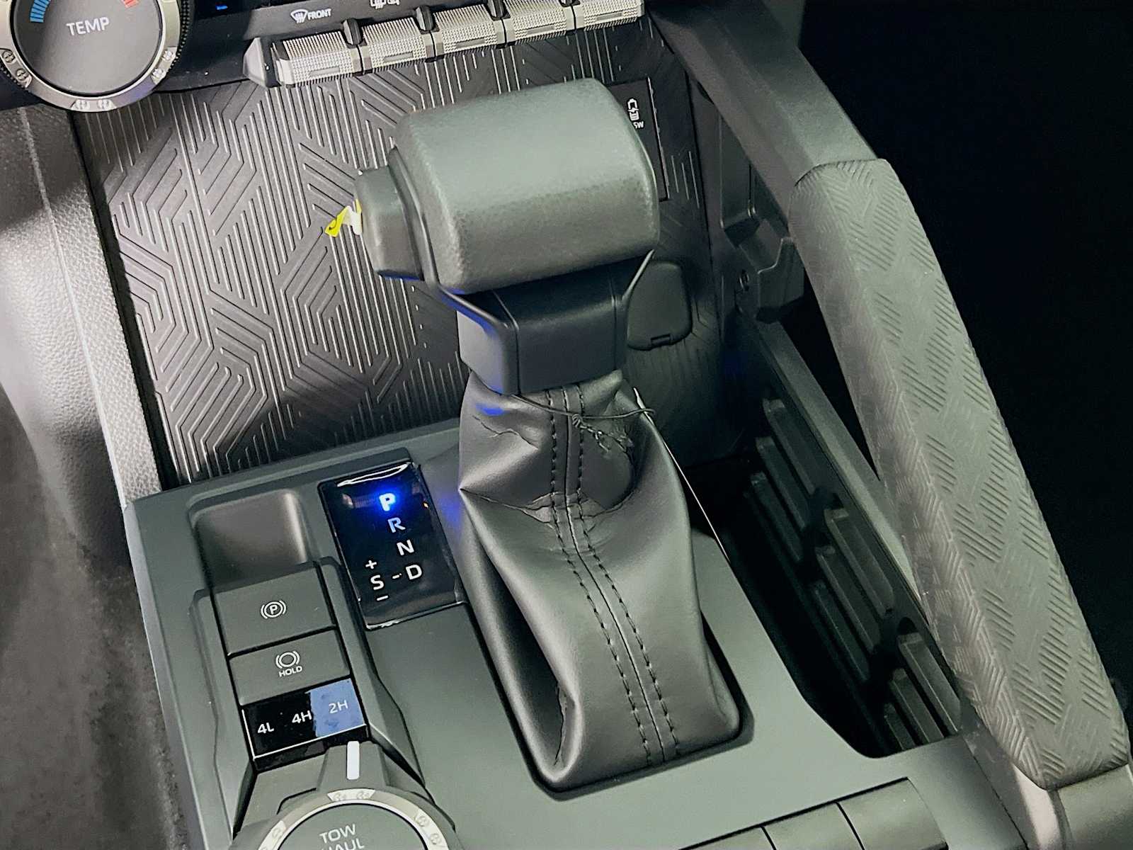 2025 Toyota Tacoma SR5 - Photo 11