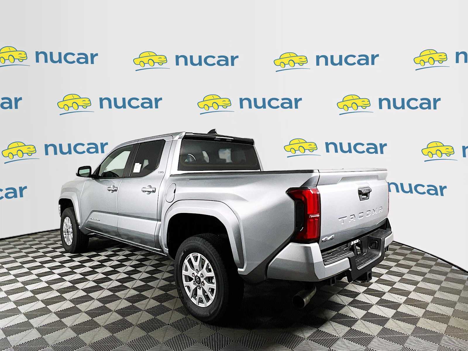 2025 Toyota Tacoma SR5 - Photo 4