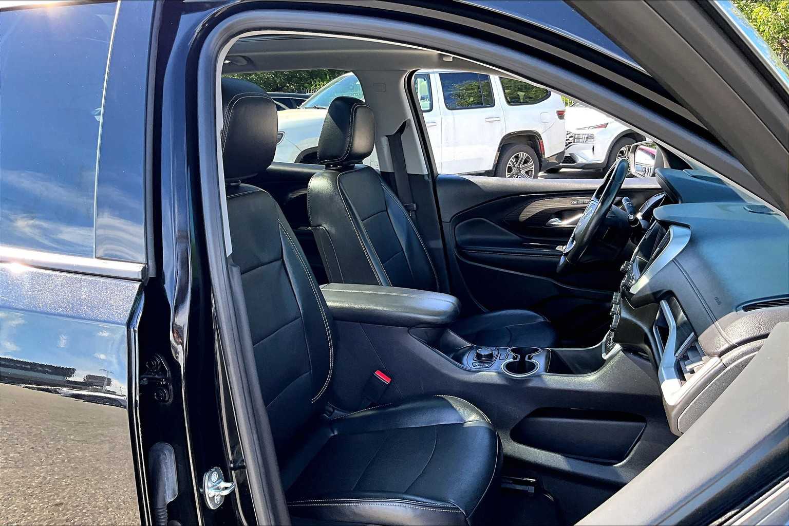 2022 GMC Terrain SLT - Photo 11