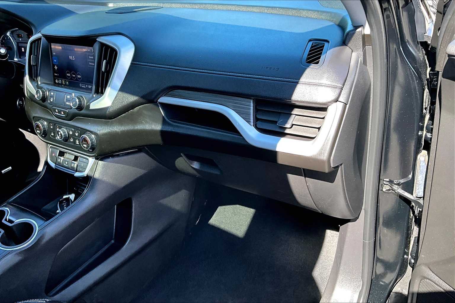 2022 GMC Terrain SLT - Photo 13