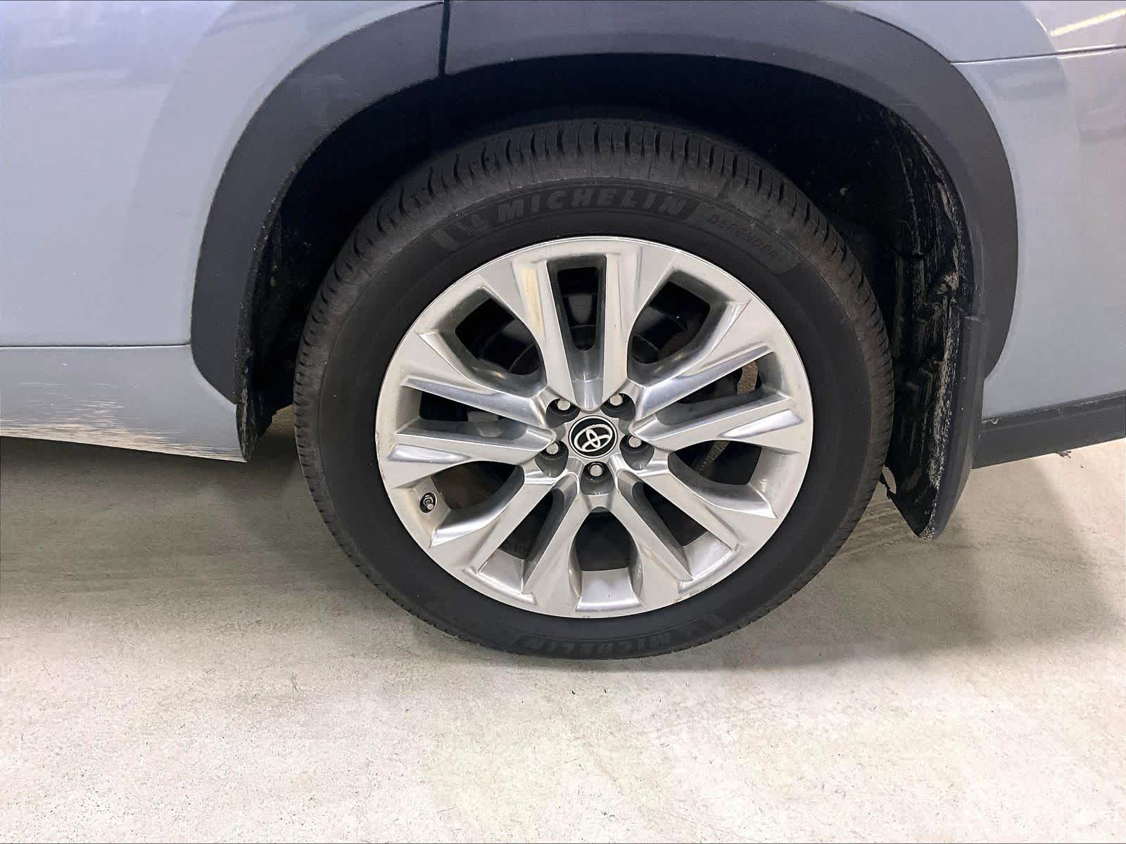 2021 Toyota Highlander Hybrid Limited - Photo 4