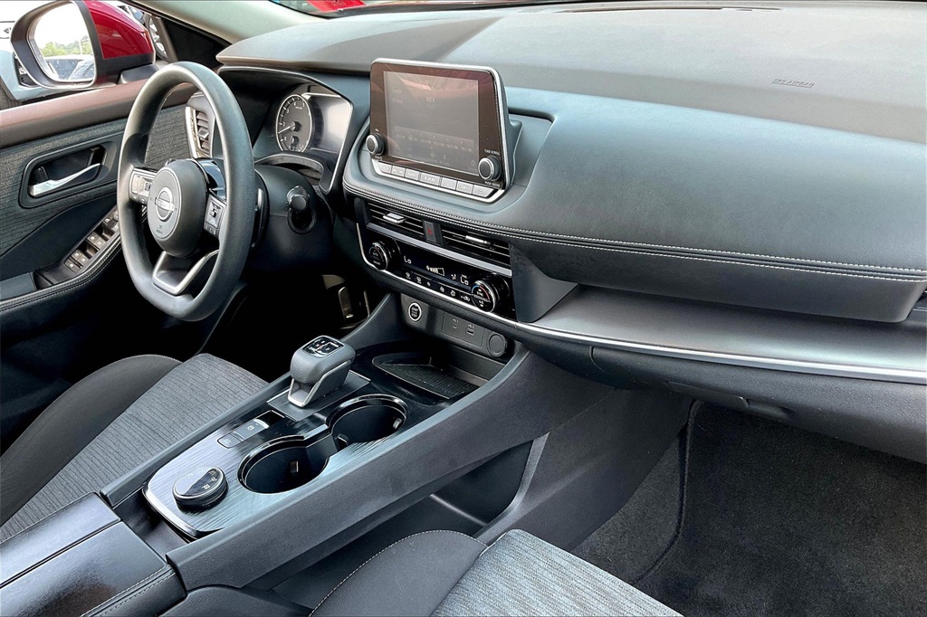 2023 Nissan Rogue SV - Photo 13