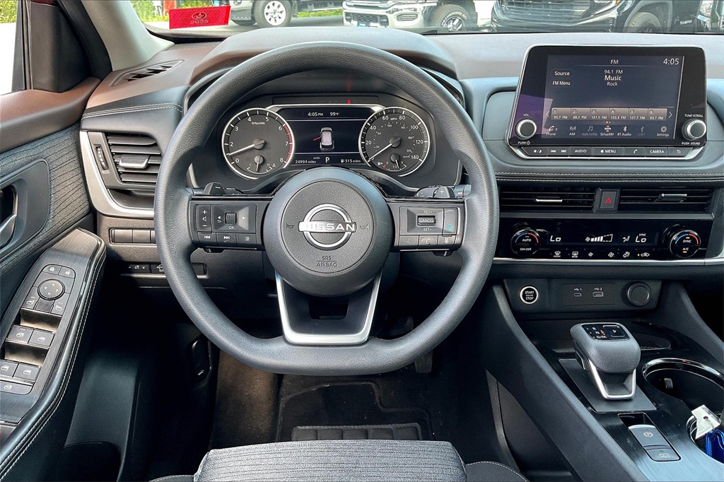 2023 Nissan Rogue SV - Photo 16