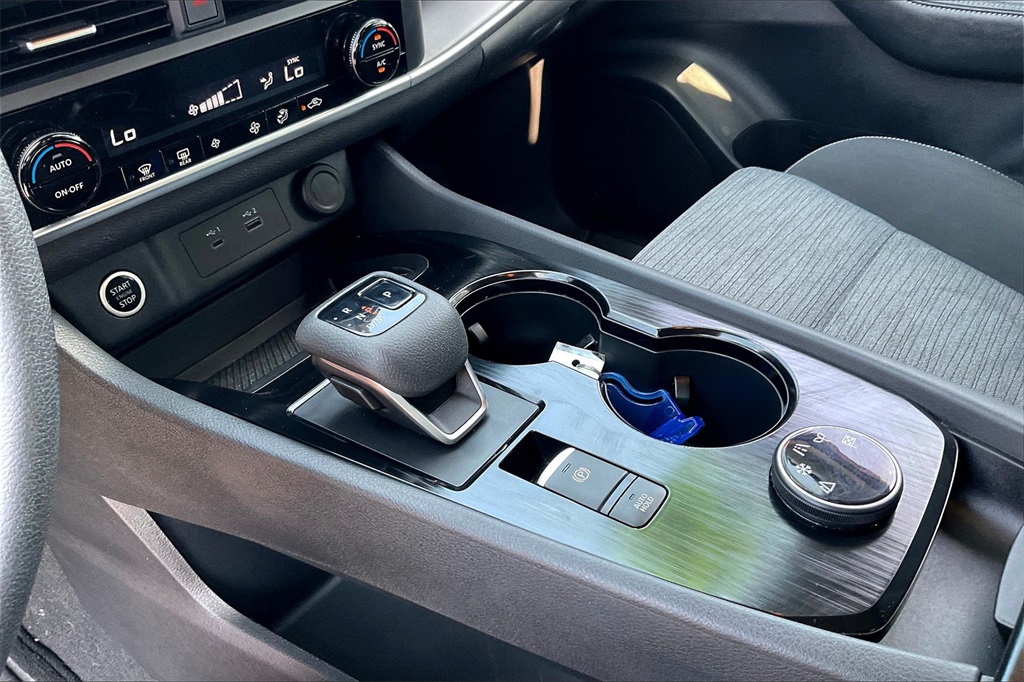 2023 Nissan Rogue SV - Photo 19