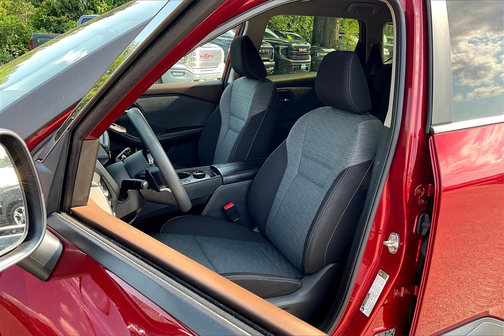 2023 Nissan Rogue SV - Photo 9
