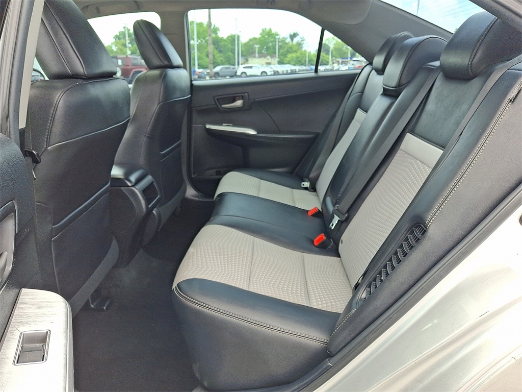 2014 Toyota Camry Hybrid SE Limited Edition - Photo 11
