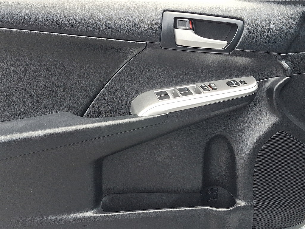 2014 Toyota Camry Hybrid SE Limited Edition - Photo 13