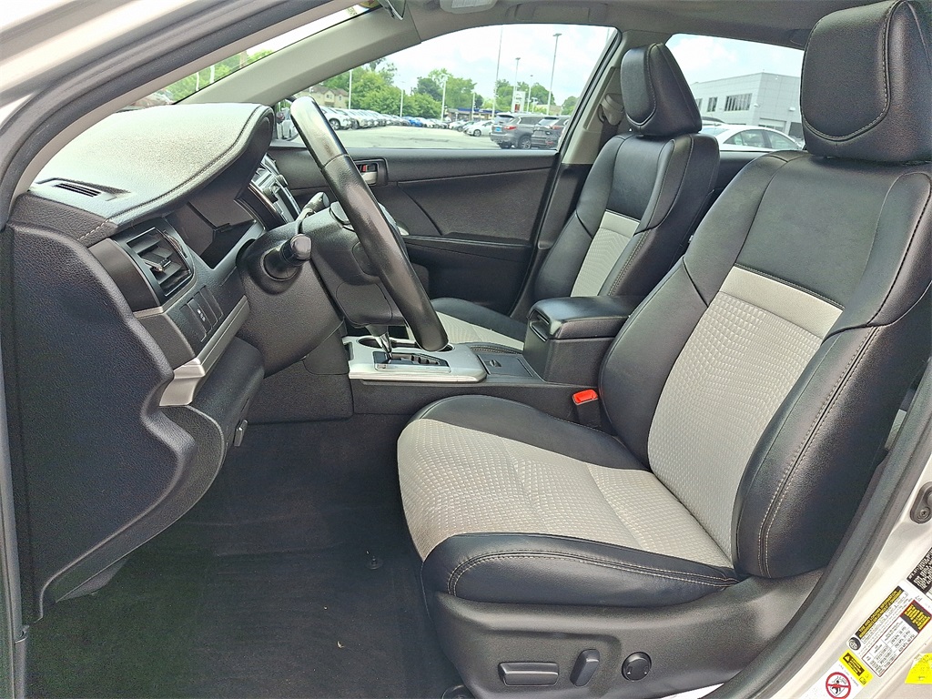 2014 Toyota Camry Hybrid SE Limited Edition - Photo 14