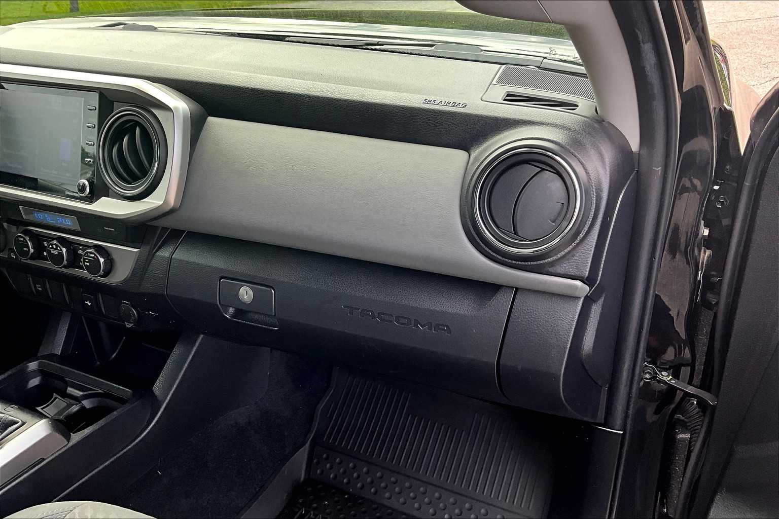 2022 Toyota Tacoma SR5 - Photo 13