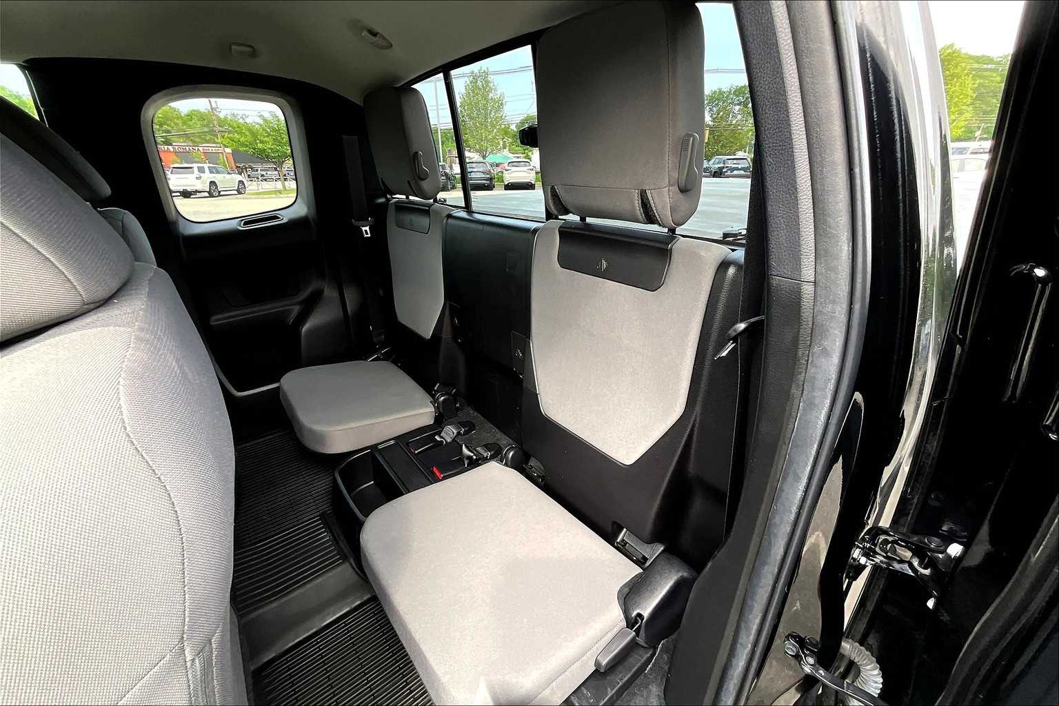 2022 Toyota Tacoma SR5 - Photo 15