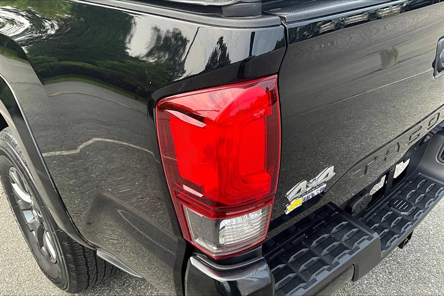 2022 Toyota Tacoma SR5 - Photo 35