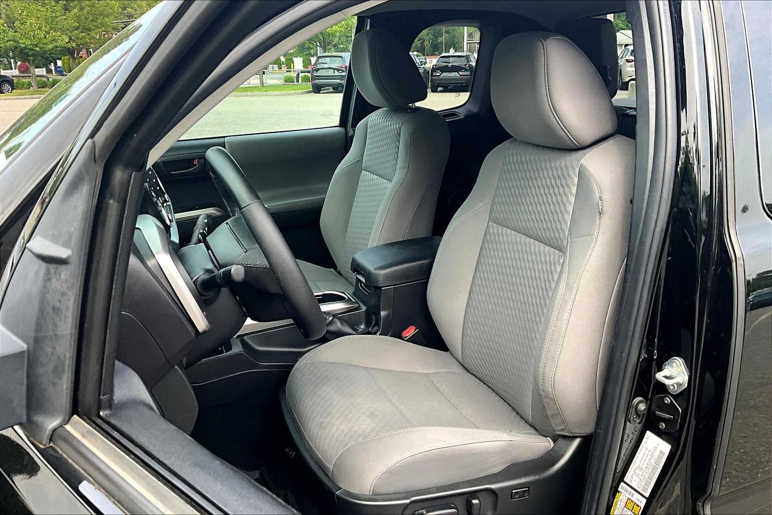 2022 Toyota Tacoma SR5 - Photo 10