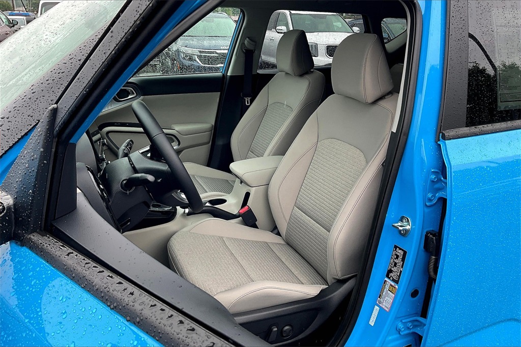2025 Kia Soul EX - Photo 11