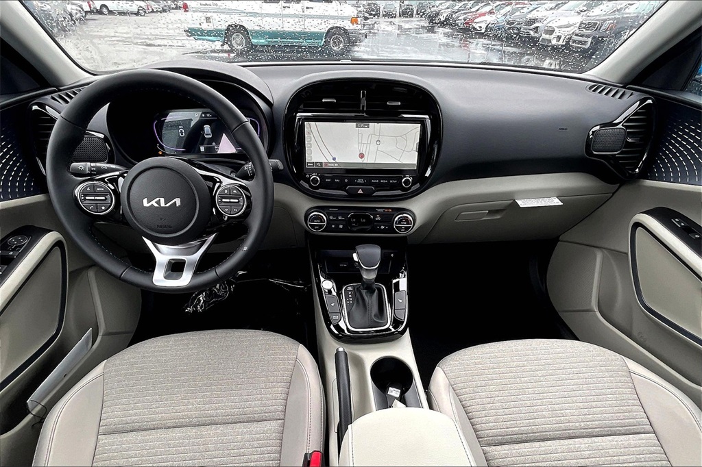 2025 Kia Soul EX - Photo 12