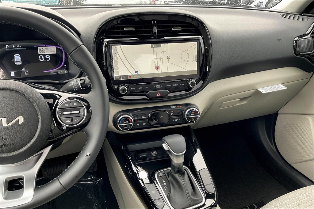 2025 Kia Soul EX - Photo 13