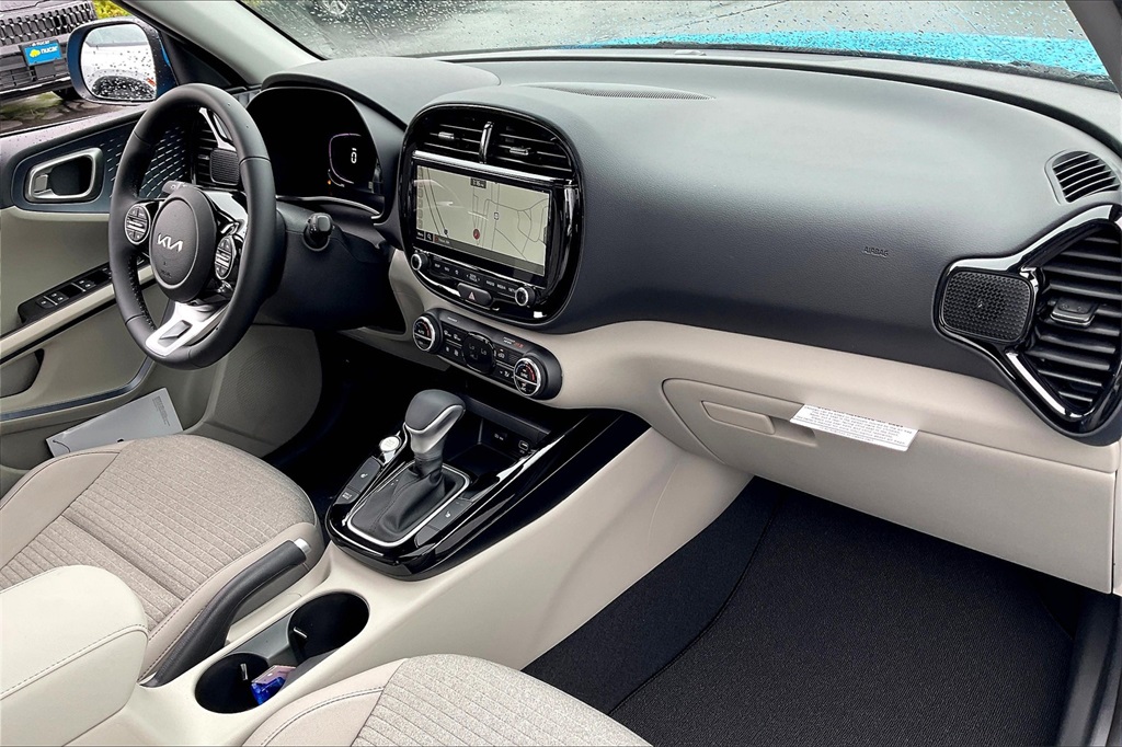 2025 Kia Soul EX - Photo 10