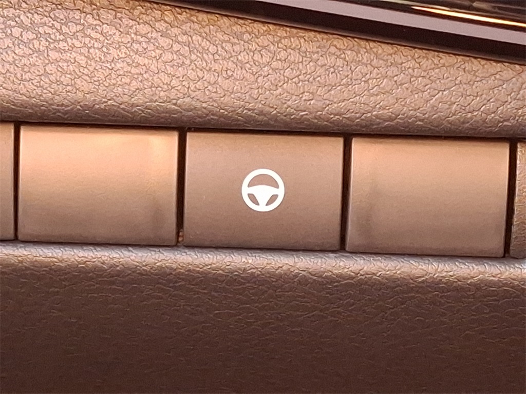 2025 Nissan Kicks SR - Photo 18