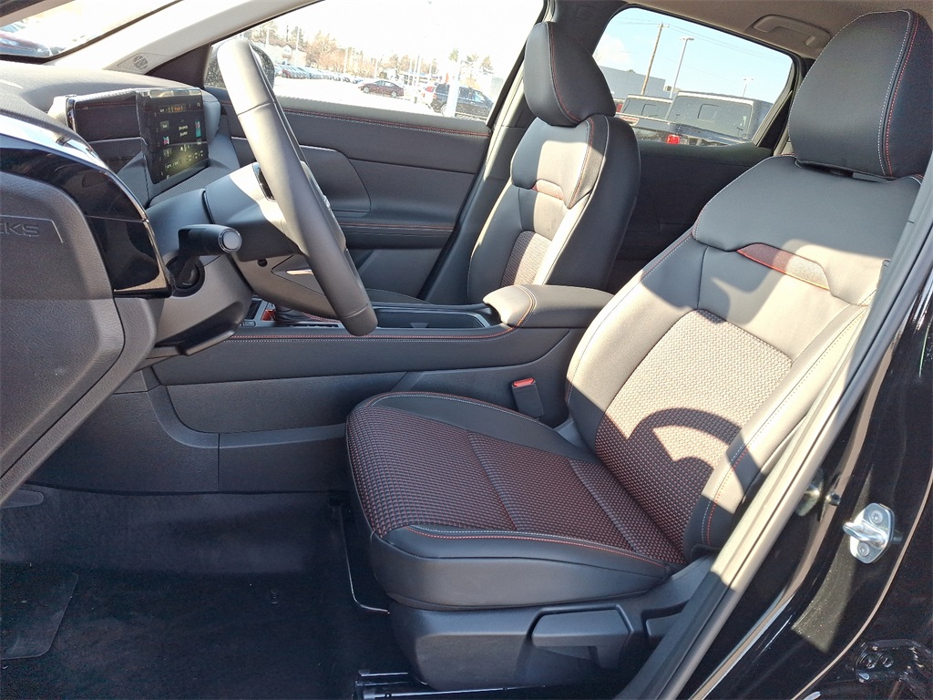 2025 Nissan Kicks SR - Photo 9