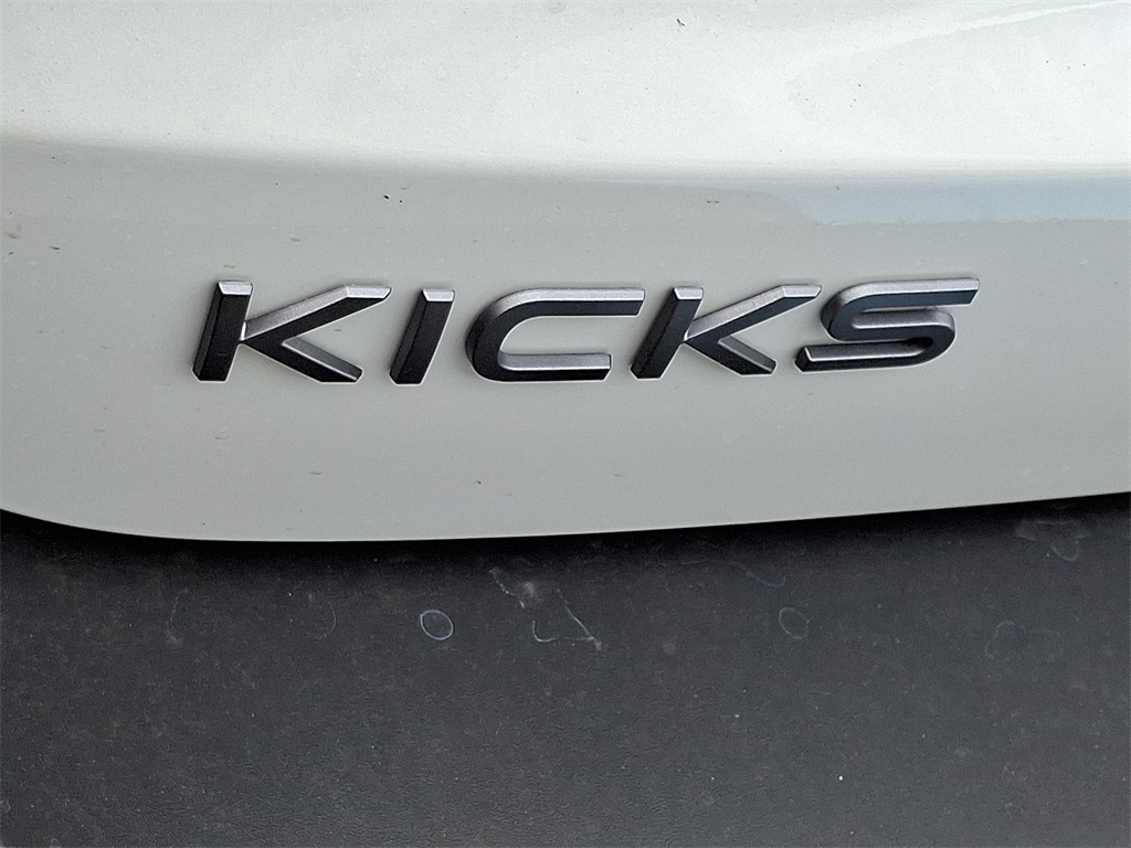 2025 Nissan Kicks SR - Photo 17