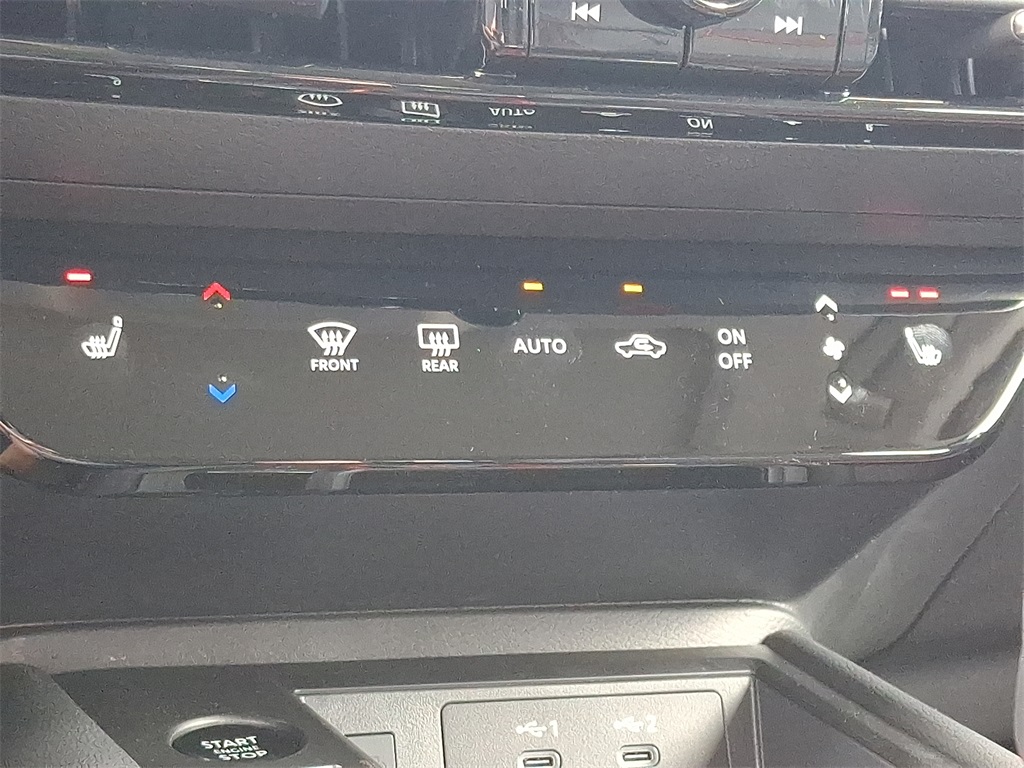 2025 Nissan Kicks SR - Photo 9