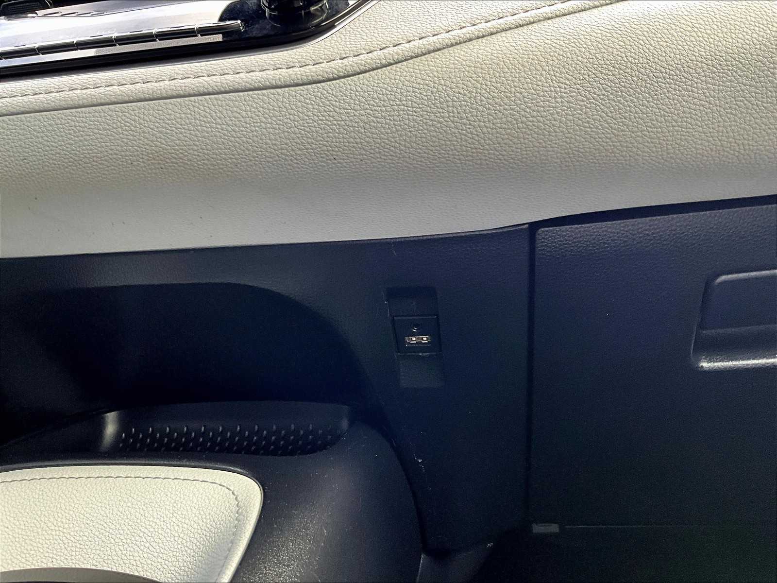 2020 Toyota Corolla SE - Photo 25