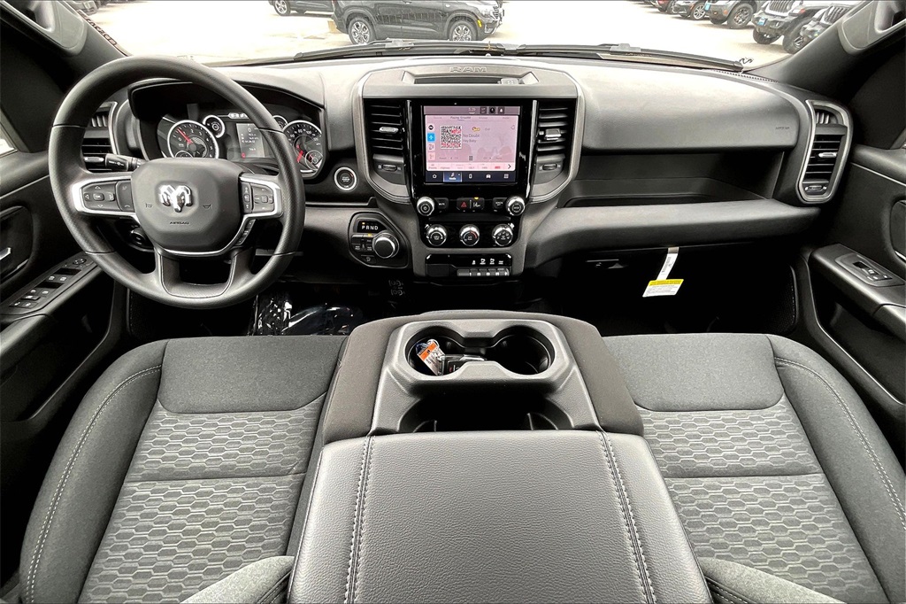 2025 Ram 1500 Tradesman - Photo 12