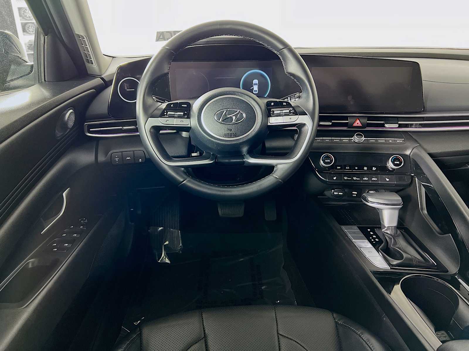 2023 Hyundai Elantra Limited - Photo 10